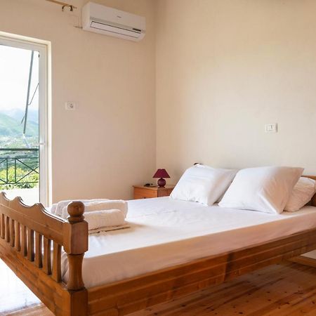 Janakis Apartments Himare Esterno foto