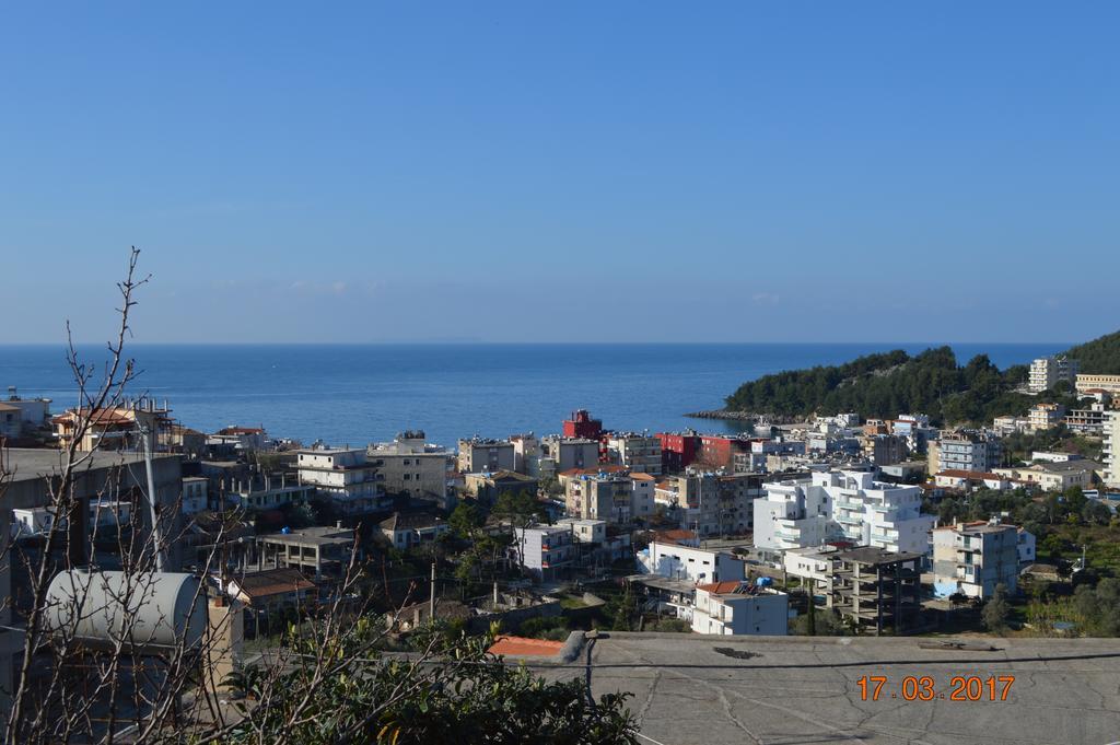 Janakis Apartments Himare Esterno foto