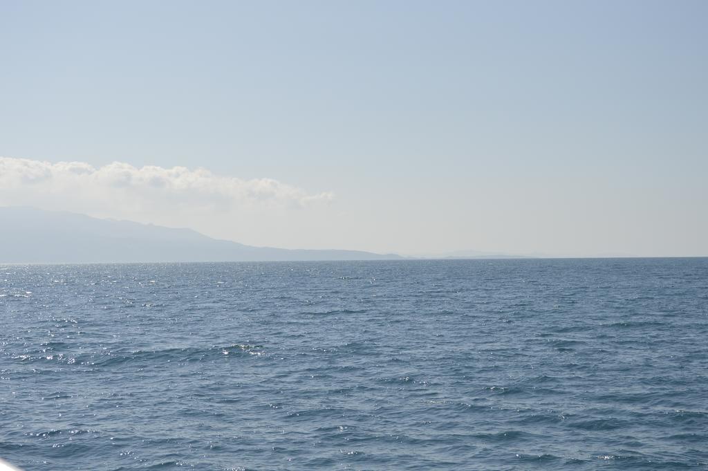 Janakis Apartments Himare Esterno foto
