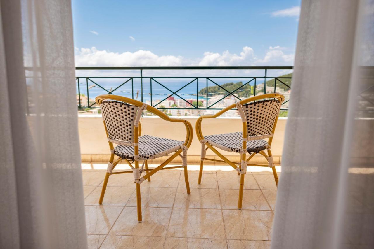Janakis Apartments Himare Esterno foto