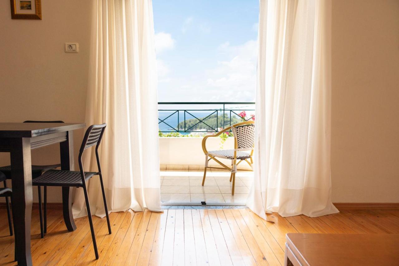 Janakis Apartments Himare Esterno foto