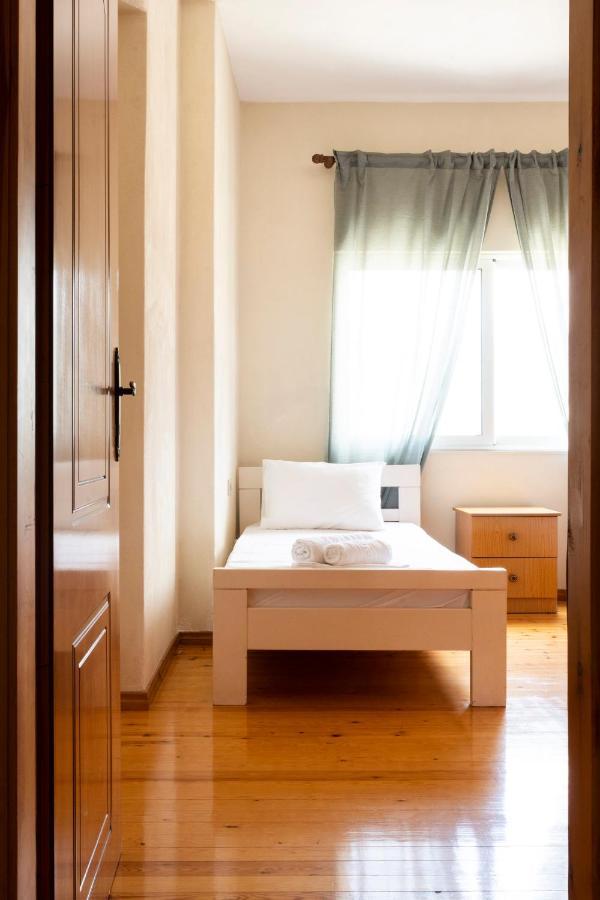 Janakis Apartments Himare Esterno foto