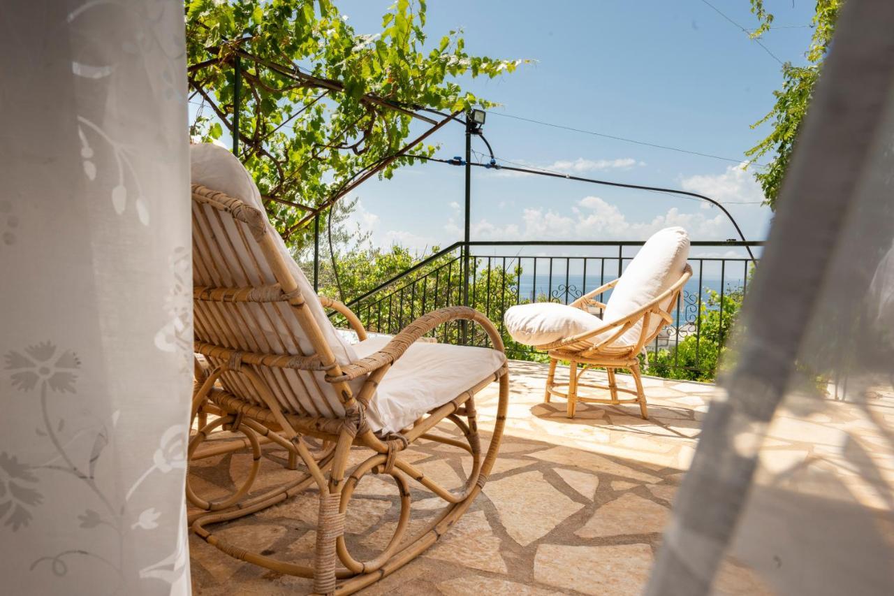 Janakis Apartments Himare Esterno foto